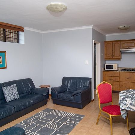 Great White Accommodation Kleinbaai Exterior foto